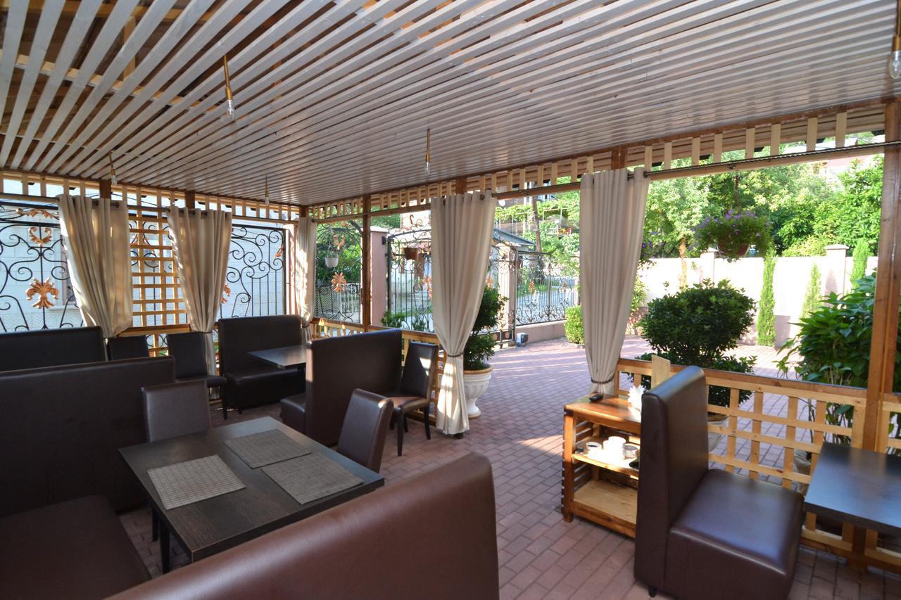 Arda Hotel Gagra Exteriör bild